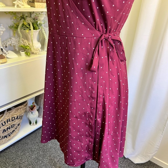 Loft Red Star Print Wrap Dress - Picture 7 of 12